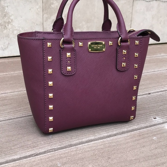 Authentic Michael Kors small studded sandrine - Picture 2 of 7